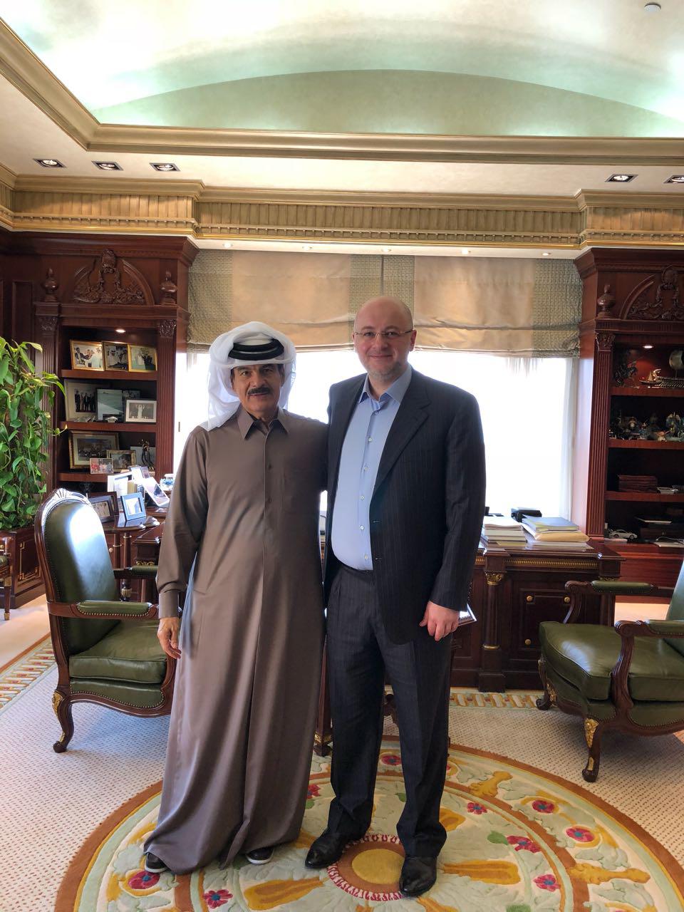Учредитель Р. Токаев с государственным министром Катара шейхом Мохаммедом бин Фахдом Аль Тани.