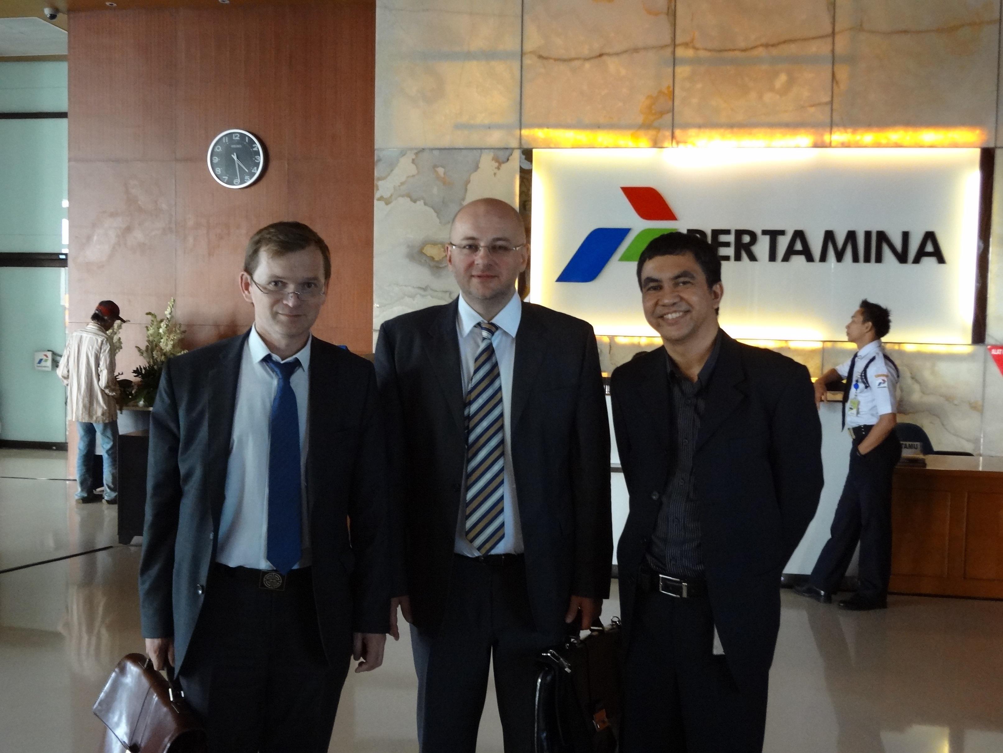 Victor Tarusin, CEO of Russia-ASEAN Business Council at the Chamber of Commerce and Industry of the Russian Federation and Ruslan Tokaev, founder of Nizhny Novgorod Institute of Applied Technologies during the visit to Petramina