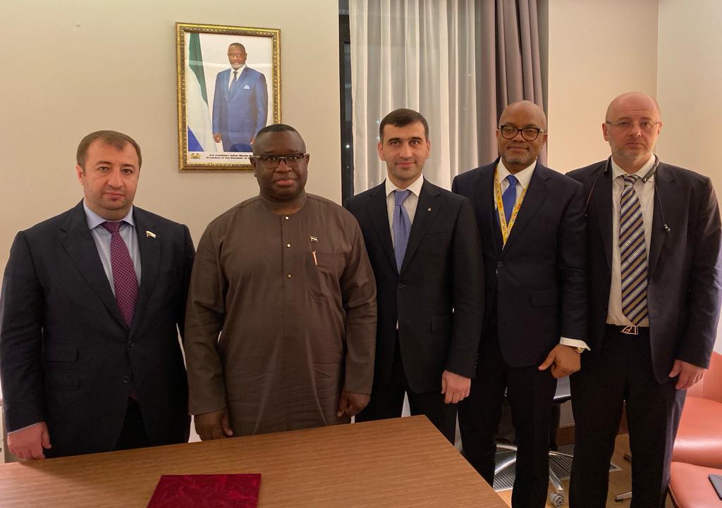 Meeting attendees (left to right): Rasul Botashev (Deputy of the State Duma), Julius Maada Bio (President of the Republic of Sierra Leone), Ahmed Azimov (General Director, Centre for International Strategic Initiatives), Mohamed Yongawo (Ambassador Extraordinary and Plenipotentiary of the Republic of Sierra Leone to the Russian Federation), Ruslan Tokaev (Founder of Nizhny Novgorod Institute of Applied Technologies)